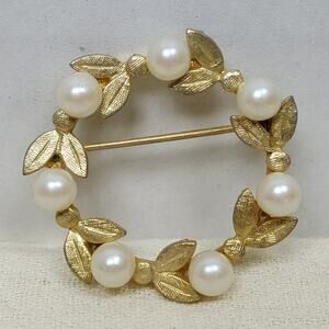 Wreath Goldtone Leaf White Bead Brooch Pin